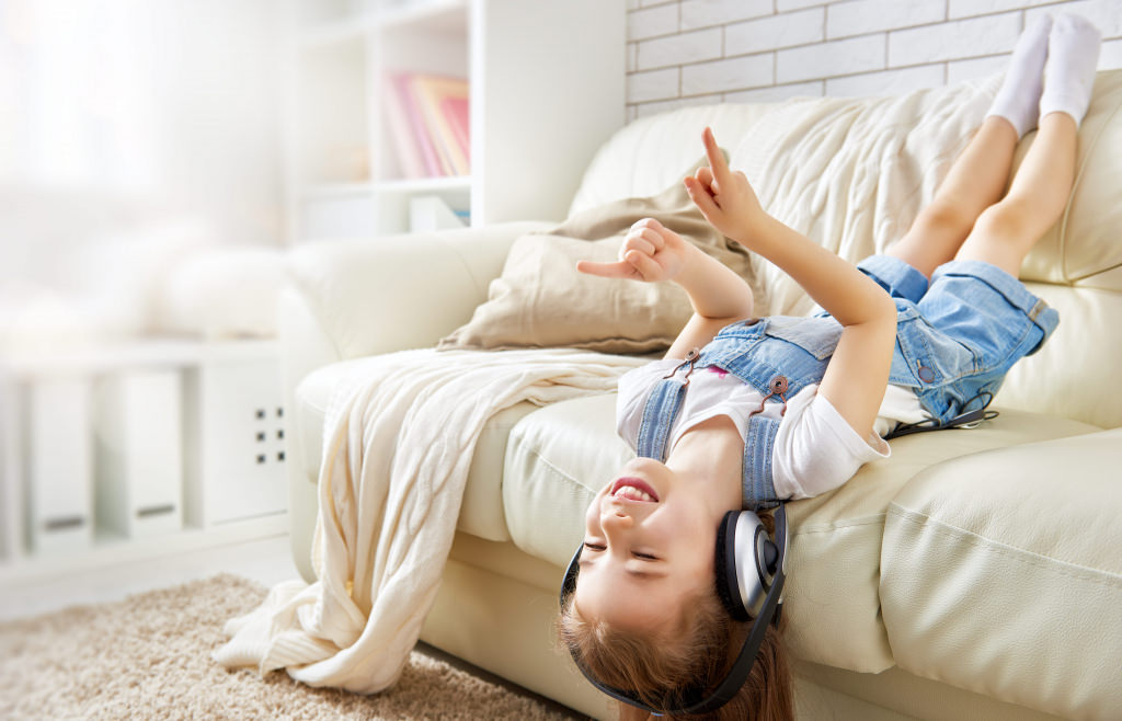 Kinder entwickeln, gefördert durch diese Therapie, sichere Grundlagen der Hörverarbeitung. Sie können sich besser orientieren, konzentrieren
